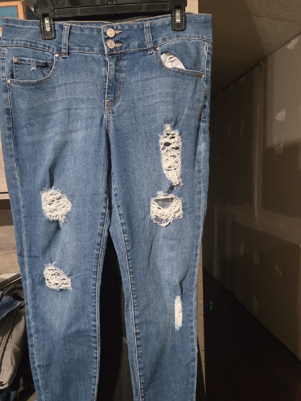 refuge Women's Light Blue Distressed Skinny Jeans